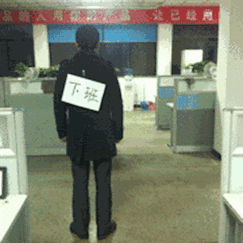 小鸟|搞笑GIF:小鸟这么可爱的吗?还知道给金鱼分享好吃的!