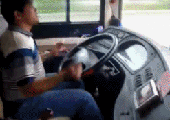 西门|搞笑GIF趣图:找个这样的女朋友,以后出门横着走!