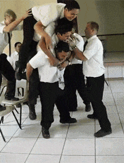 水上漂|搞笑GIF：老板，你们这怎么回事？可不能让我赔偿！