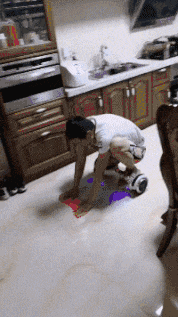 凉水|搞笑gif: 再贵，凉水泡面也不好吃！！
