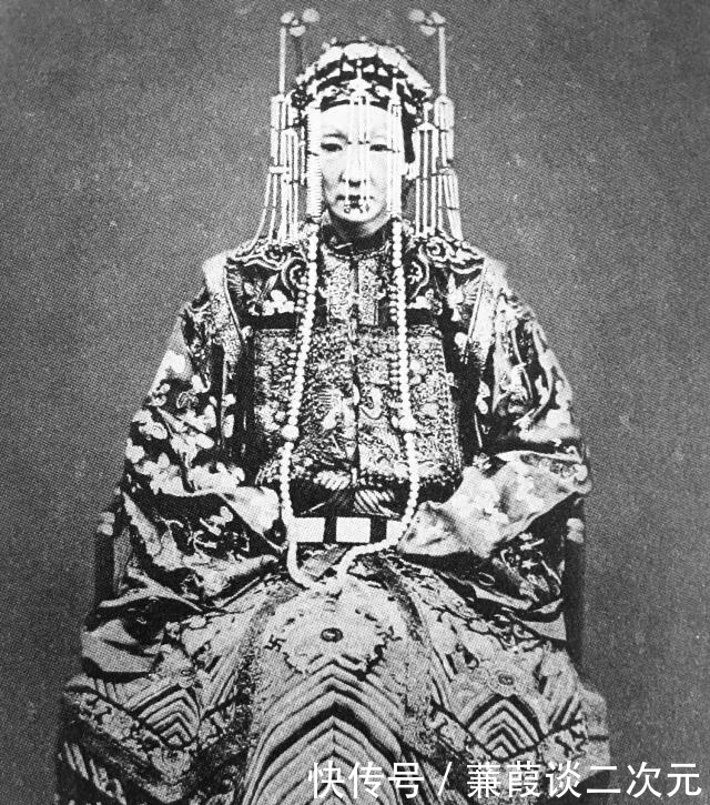 老照片:图5李鸿章夫人盛装出镜,图7比丈夫小19岁的娇妻