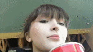 背影|妹子，你这光天化日之下睡得如此安稳也不怕色狼？