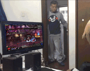 巧妙|哥们伪装的不错啊很巧妙，可是眼睛还是出卖了你