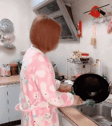 大碗|搞笑GIF:这难道就是传说中的,含泪吃了两大碗?