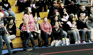 娘家人|搞笑GIF：狗：终于找到娘家人了！