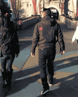 妹子|搞笑GIF趣图：大哥，你这有点太坏了，真是给妹子吓到了