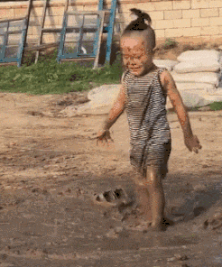 大姚|搞笑GIF:新能源迷惑汽车了解一下,左脚踩右脚可以上天系列