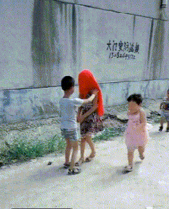 老公|搞笑gif趣图:妹子对我含情脉脉的一笑,却猝不及防的踹了我一脚