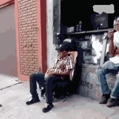 姐姐|搞笑GIF: 别走姐姐, 我就跟你聊聊天, 不抢你吃的