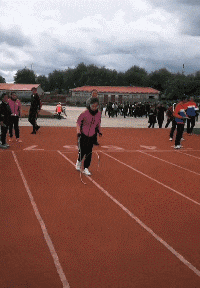 美女|搞笑GIF：美女，我就只想搭个车