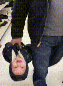 搞笑|搞笑GIF：离我远一点...看见你就心烦！