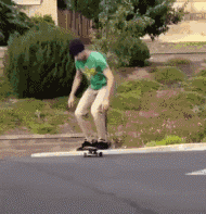 滑板车|GIF搞笑趣图：你这滑板车在哪里买的，质量可是不行啊！