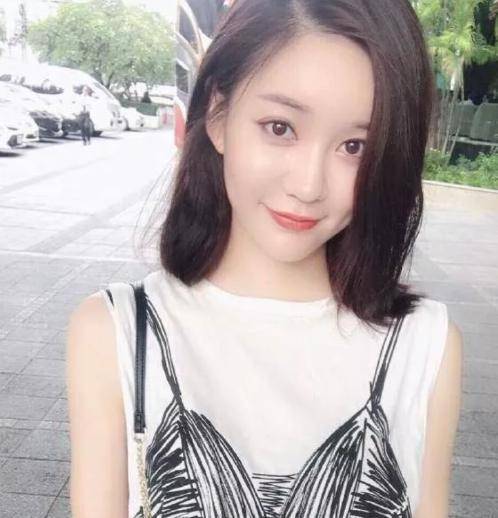 妹子|听说你们不是很会练瑜伽, 那来看看这只狗是怎么做的吧