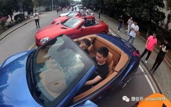 民警|笑喷！俩老太为1元钱，上演倒地闹剧：谁先起来谁吃亏！