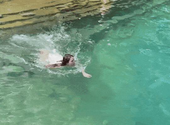 这是|爆笑gif图:这应该是世界上最牛的三轮车了吧