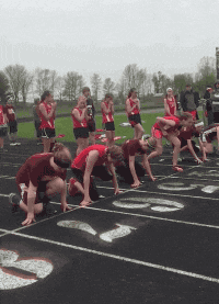 小伙|搞笑GIF：看你这样过马路，真的想过去给你一脚！