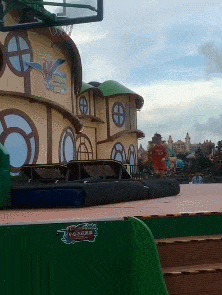 是在|搞笑gif趣图:感觉右边的人,不是在攀岩了,是在飞