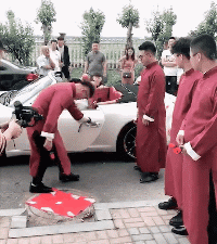 中午|GIF搞笑趣图：你这是怎么了？是不是很委屈啊！中午我也没吃饭！