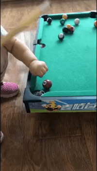 姑娘|搞笑GIF动图：姑娘，你这脚的味道真让人受不了