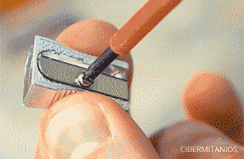 还是|搞笑GIF动图：车飞起来了 ! 从此不知道减速带为何物