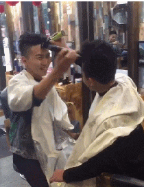 转盘|搞笑GIF趣图：没有转盘桌子，我们也很无奈哦