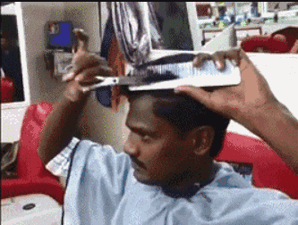 搞笑|搞笑GIF：三哥，给自己剪发都这么迷人