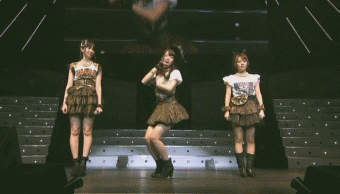 条幅|爆笑GIF动图：姑娘的条幅我有点搞不懂，你能理解吗