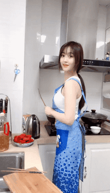 大娘|搞笑GIF：这大娘脸皮也太厚了吧，咋的不撞你都不行呀！