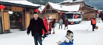 大海|搞笑gif趣图:让你皮,看你怎么拿下来,反正我是不能帮你!