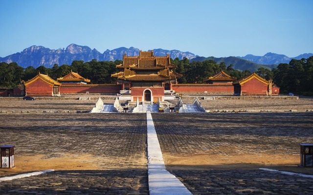 为何大清灭亡后还有人在守皇陵,守陵人的工资又是谁在发放?_看看头条_