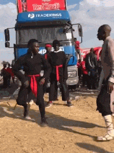 兄弟|搞笑GIF趣图:妹纸你这是练的什么神功?好腰力!