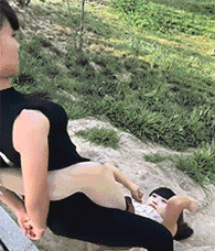 妹子|搞笑GIF趣图：大哥，你这有点太坏了，真是给妹子吓到了