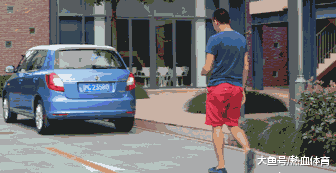 大碗|搞笑GIF:这难道就是传说中的,含泪吃了两大碗?