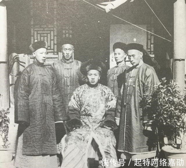 清朝王爷老照片，相貌堂堂温润如玉，令人甘拜下风！ - 看看头条_中华网