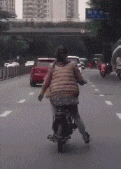 电动车|搞笑GIF:好好的鱼,让你们玩的这么丧心。