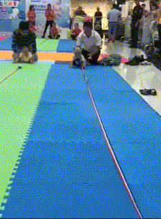 对劲|搞笑GIF:不练了,感觉后面不对劲!!