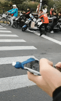 妹子|搞笑GIF：看了妹子的表情, 我有一个大胆的想法