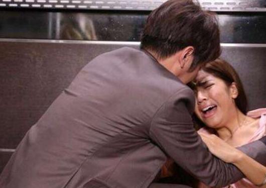 愚公|搞笑奇葩：外卖妹子这高跟鞋太出戏了