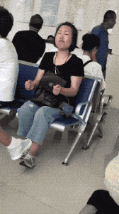 裤兜|爆笑GIF趣图: 男人喝醉了之后感觉整个世界都是他的!