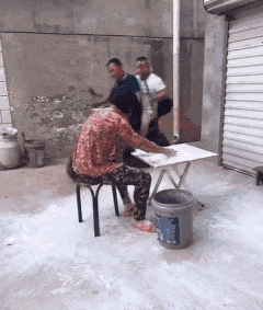 就是|我能想到最幸福的事,就是不拥有猪一样的损友!