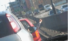 就是|爆笑GIF动态图:画面太美,大姐连忙把孩子拉走了