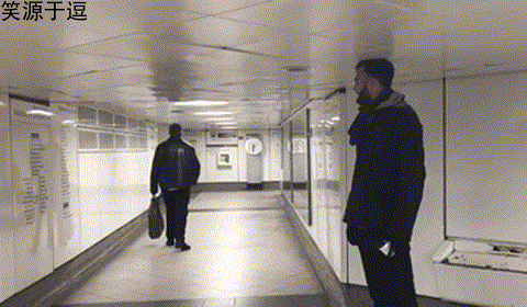 同事|笑话趣图:超级幸福的老两口，每天坐宝马赚钱！