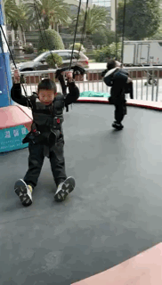 东西|搞笑GIF:这东西很厉害的,你们还是不要招惹他了!