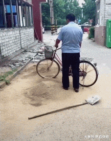 姑娘|内涵GIF:原来西瓜是真长在树上的啊