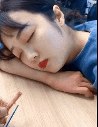 喷壶|搞笑趣图:今天去理发,看到理发师的动作我心里有种奇怪的感觉