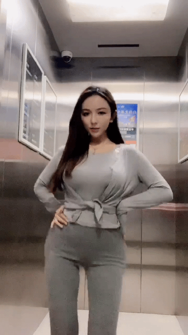 胯骨|搞笑GIF：狗子：为了这个家，我真的太难了