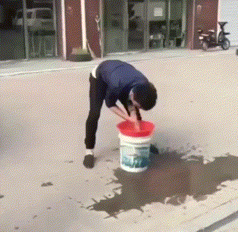 老师|搞笑GIF: 老师你这么骚的走姿你学生知道吗?