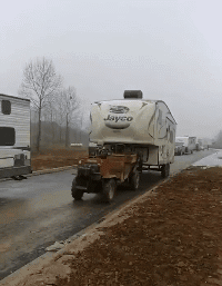 妹子|搞笑GIF趣图：妹子，你的闺蜜可能累了，还是让我来吧！