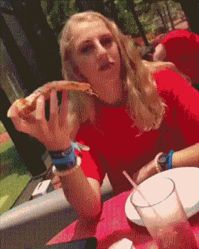 老婆|搞笑gif趣图：下雨中的后院，好唯美