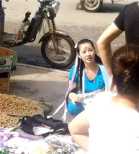 段子|搞笑图片幽默段子笑话：妹子，你把衣服这样穿，真够大胆啊！